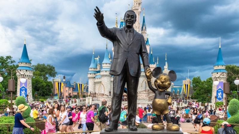 Walt Disney statue